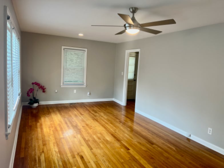 Building Photo - 3534 Maryvale Dr