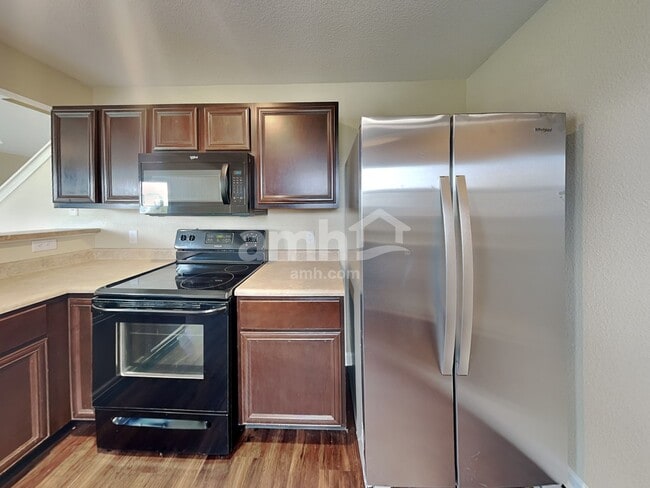 Building Photo - 1622 Carriage Cir