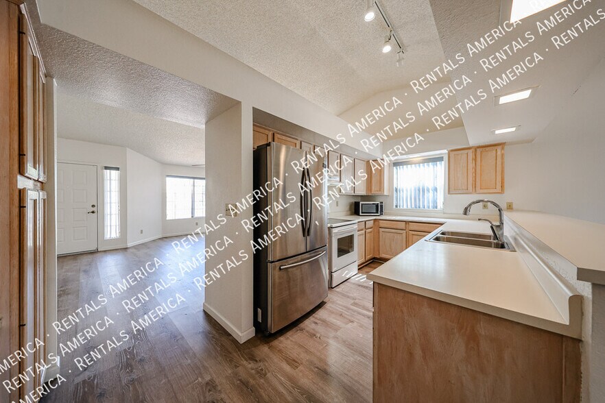 Building Photo - 12240 S 45th St