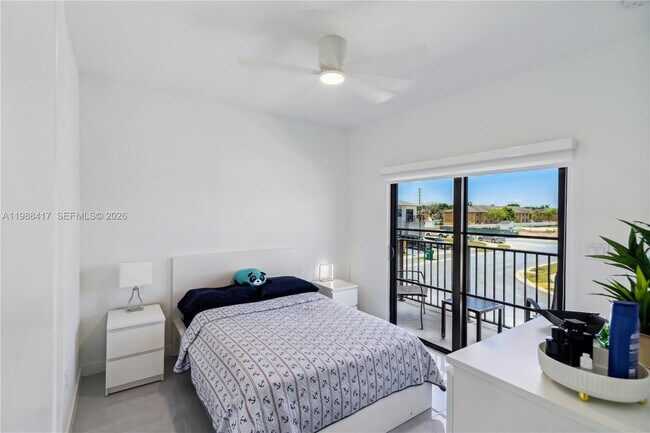 Building Photo - 1396 NW 3rd St