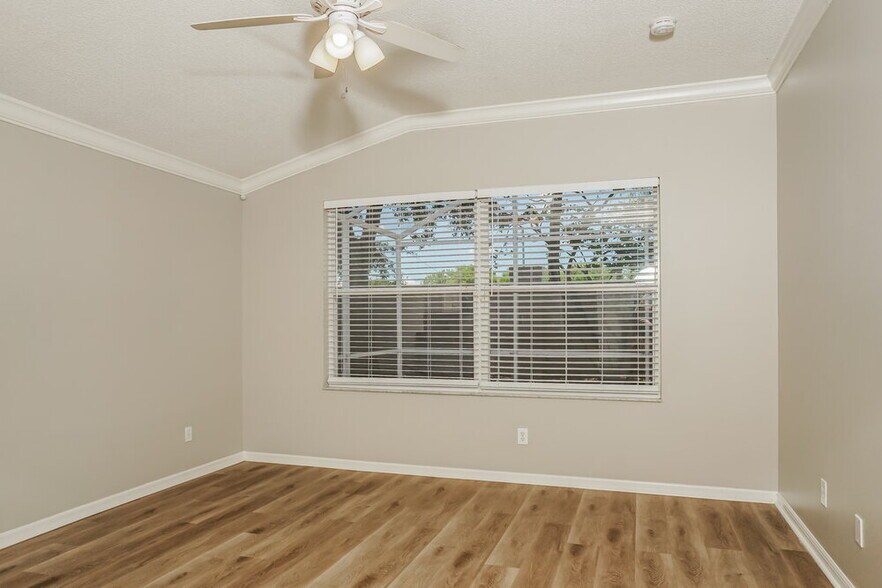 Building Photo - 304 Fareham Dr