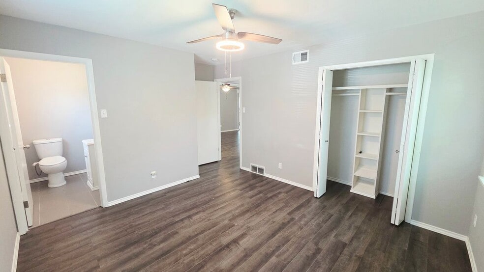 Building Photo - 305 Dublin Dr