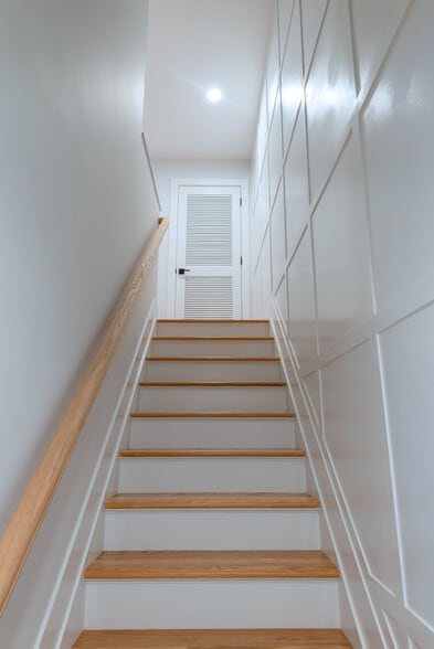 Building Photo - 360 Orange Rd