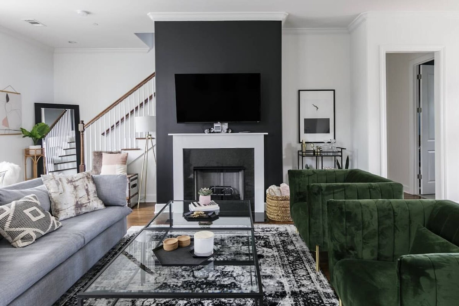 Building Photo - 816 Smiley St