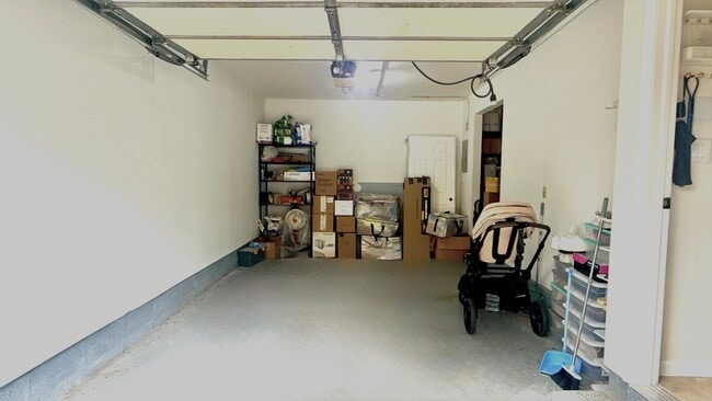 Building Photo - 1476 Westgate Dr