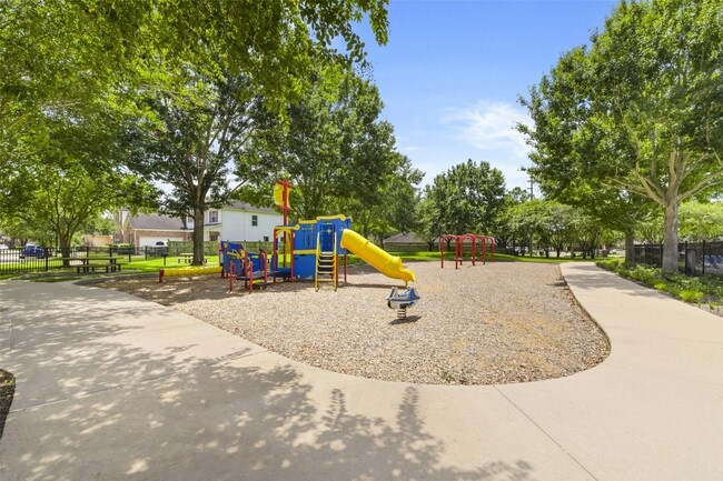 Building Photo - 21131 Beech Landing Ln