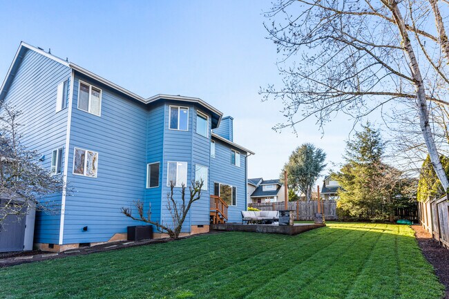 Building Photo - 2851 Cleveland Ave NW