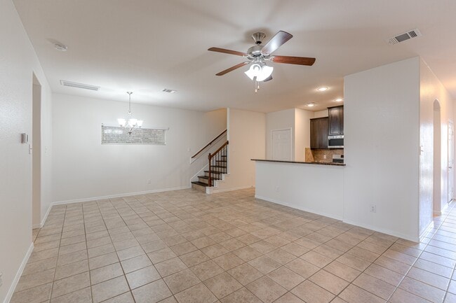 Building Photo - 13527 Vista De Oro St