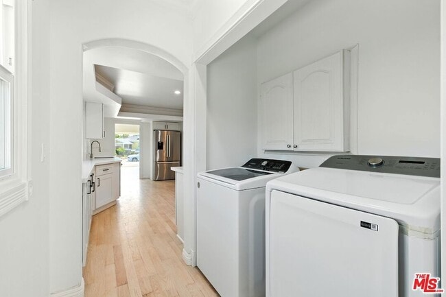 Building Photo - 4640 Laurelgrove Ave