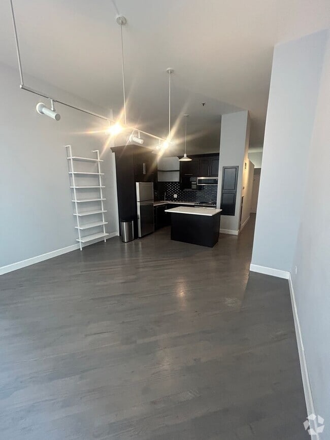 Building Photo - UPDATED 1 bed 1 bath Condo IN UNIT LAUNDRY