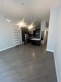 Building Photo - UPDATED 1 bed 1 bath Condo IN UNIT LAUNDRY