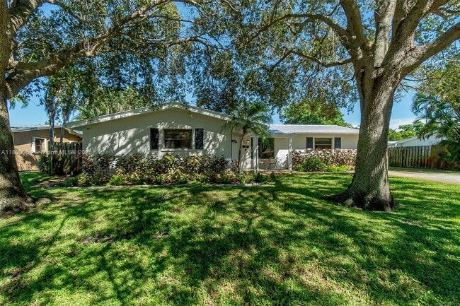 Building Photo - 712 Tradewind Dr