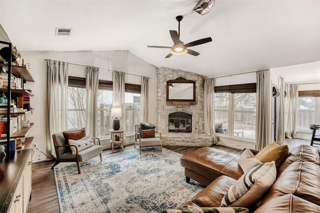 Building Photo - 916 Great Britain Blvd