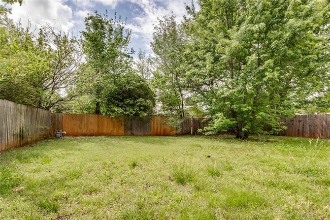 Building Photo - 3916 SE 46th St