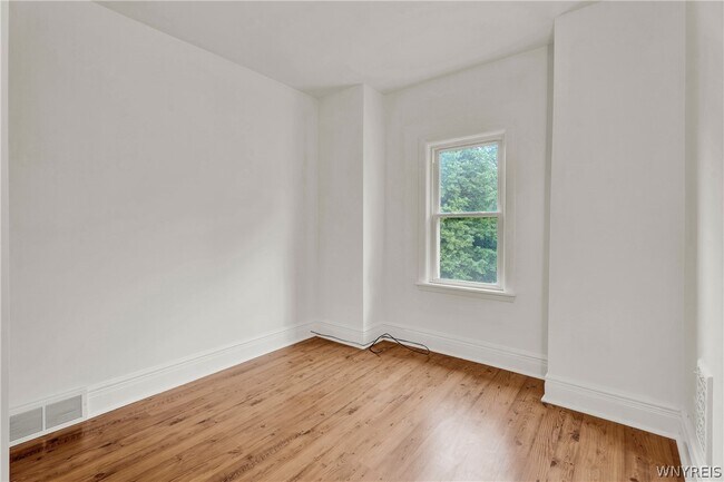 Building Photo - 238 Saranac Ave