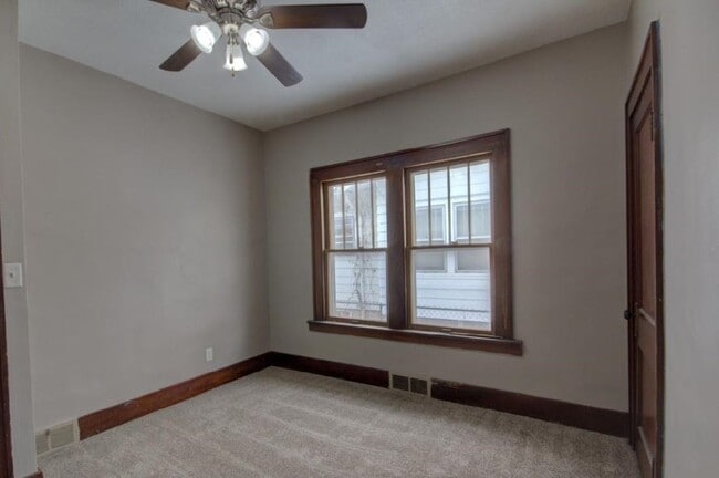 Building Photo - 1837 W 8th St