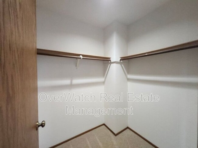 Building Photo - 1932 Beaver Pl