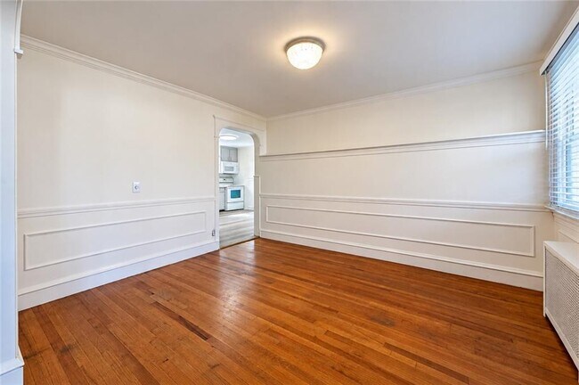 Building Photo - 107 Fuller St