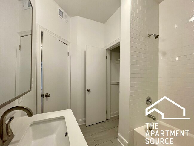 Building Photo - 2323 N Kedzie Blvd