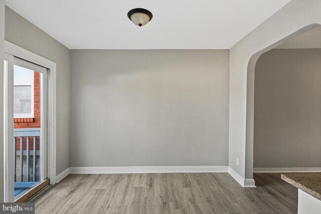 Building Photo - 165 Hampshire Rd