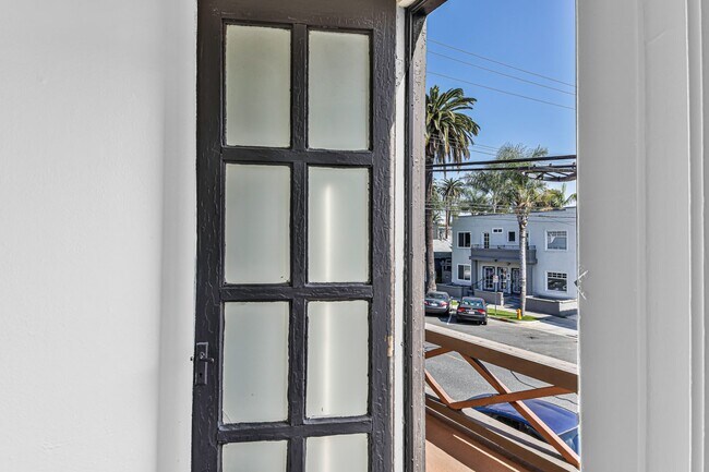 Interior Photo - 119 Orange Ave