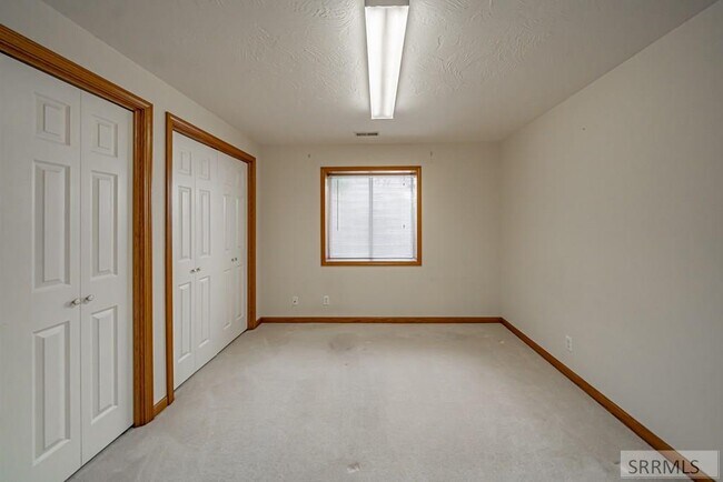 Building Photo - Sunnybrook