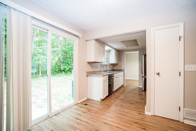 Building Photo - 442 Rambling Brook Dr
