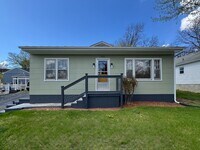 Building Photo - 404 Grubert Ave