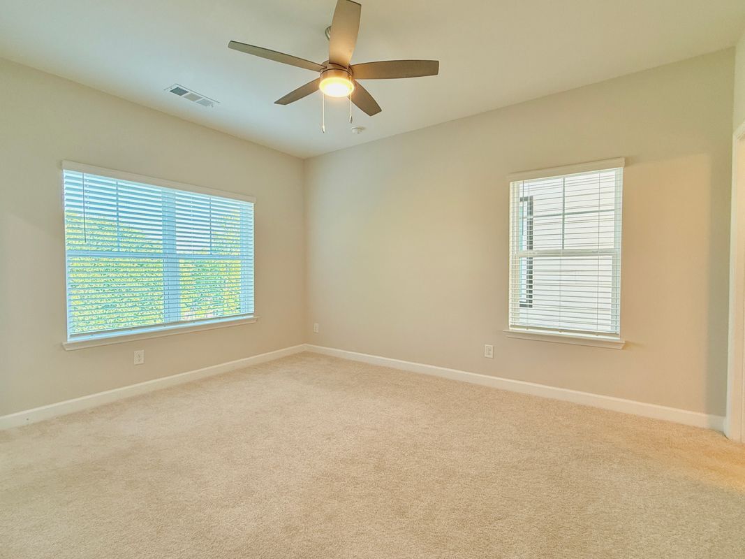 Building Photo - 2587 Ocean Dr NW