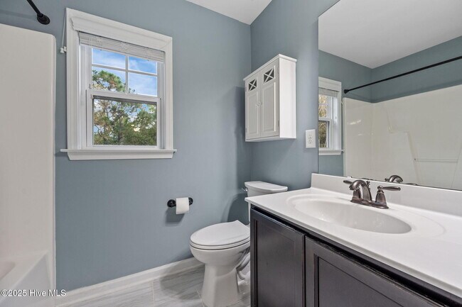 Building Photo - 711 Tuscarora Dr