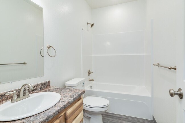 Building Photo - 1240 Shane Ct