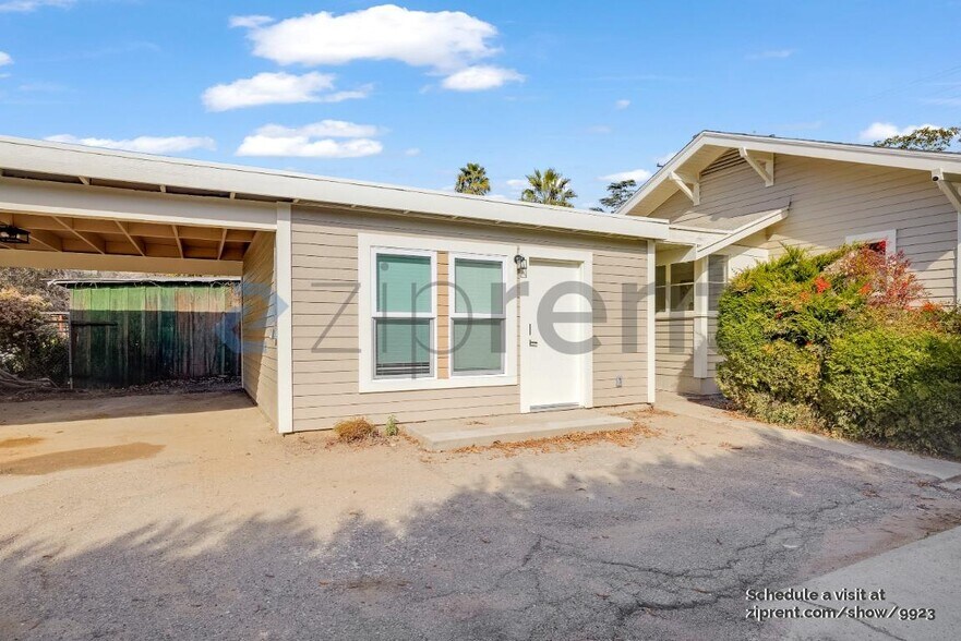 Building Photo - Unit B