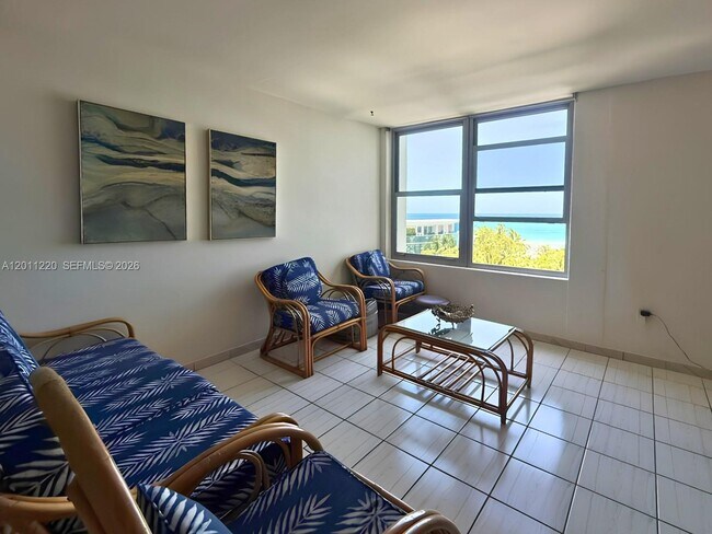 Building Photo - 2899 Collins Ave