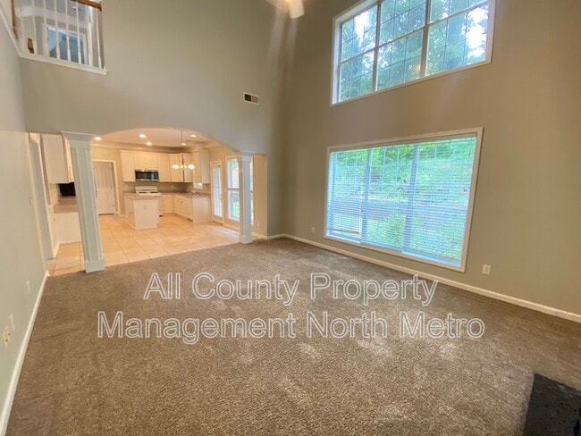 Building Photo - 550 Elgaen Ct