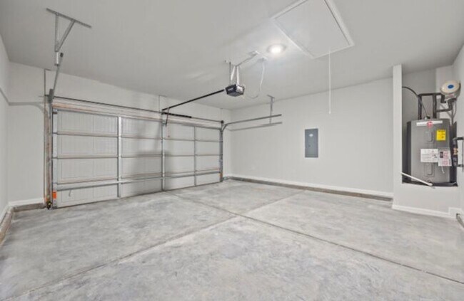 Building Photo - Coming in late September