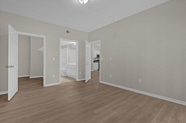Building Photo - 14304 Fredricksburg Dr