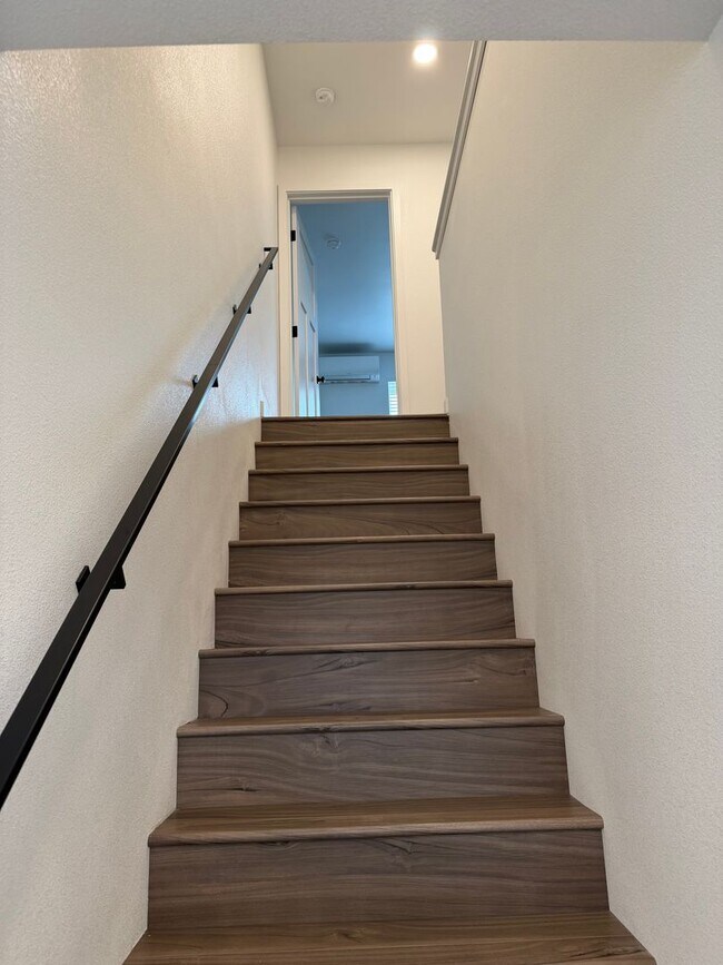 Building Photo - Brand new 3 bedroom 3 full bath townhouse in Thurston! $1,000 OFF YOUR FIRST MONTH'S RENT!