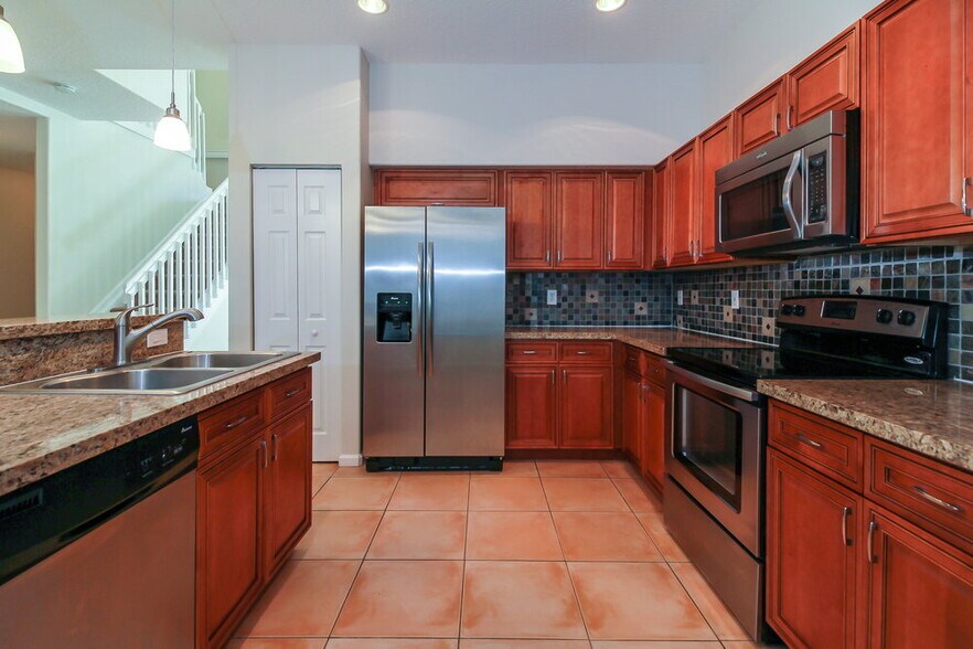 Building Photo - 5419 NW 121st Ave