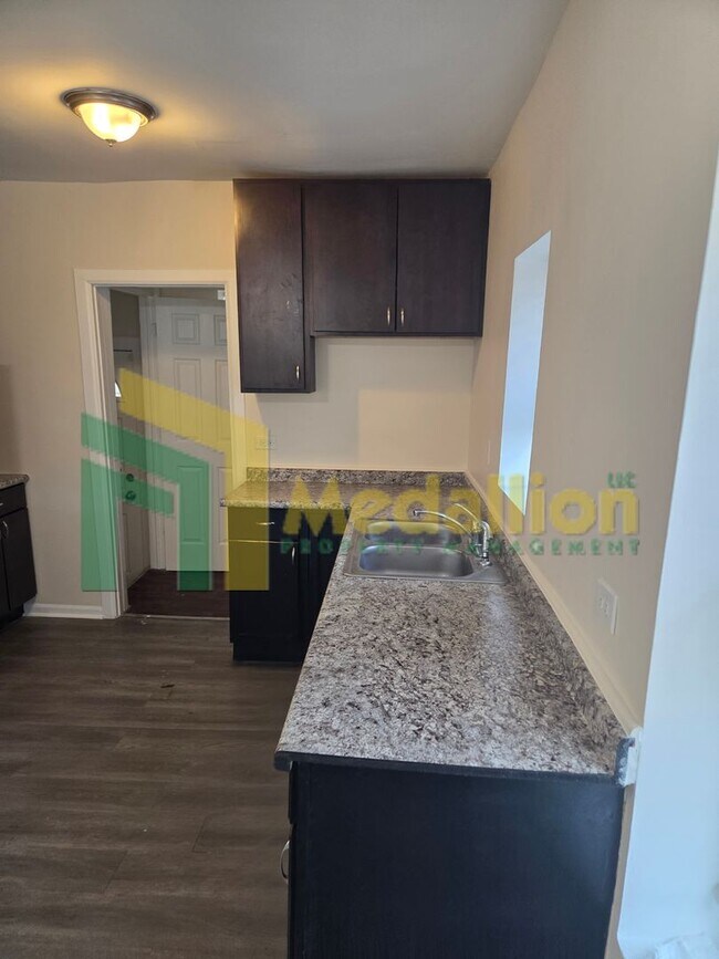 Building Photo - Updated 3-Bedroom Home with Sunroom and Backyard Space