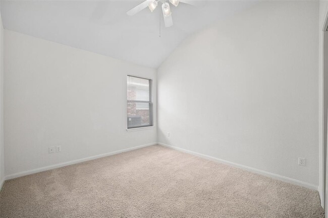 Building Photo - 1800 White Indigo Trail