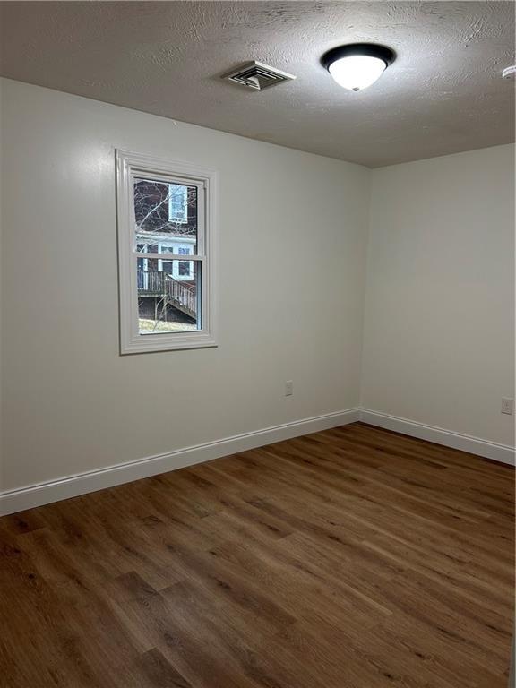 Building Photo - 304 Front St