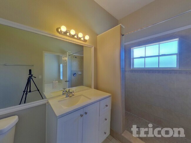 Building Photo - 831 Monroe Harbor Pl