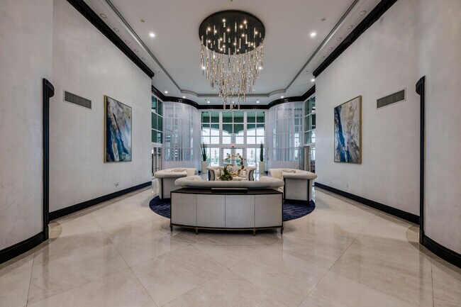 Building Photo - 1063 Hillsboro Mile