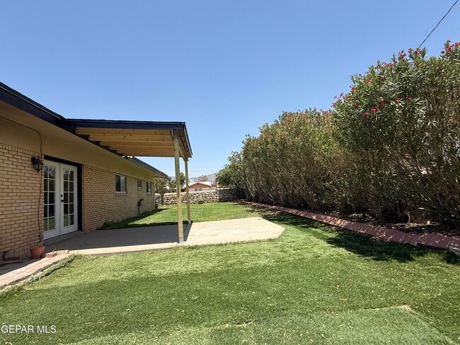 Building Photo - 7201 Armistad Ave