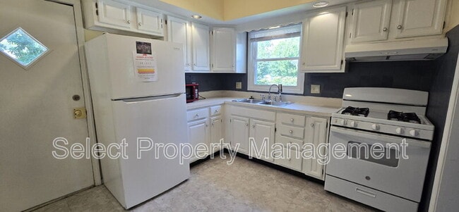 Building Photo - 2315 Kensington Blvd