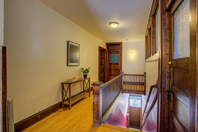 Building Photo - 1253 Williamson St