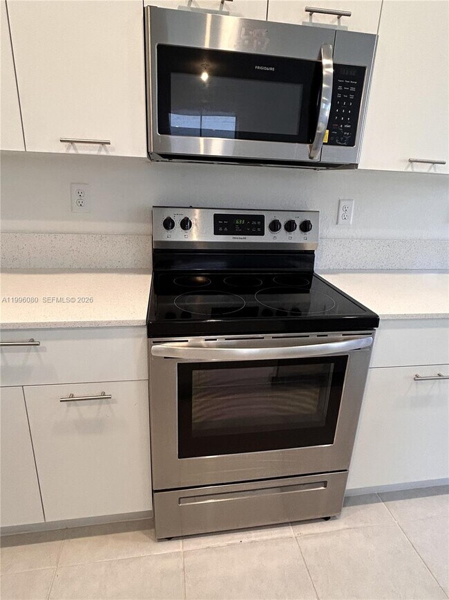 Building Photo - 2345 NW 131st Cir