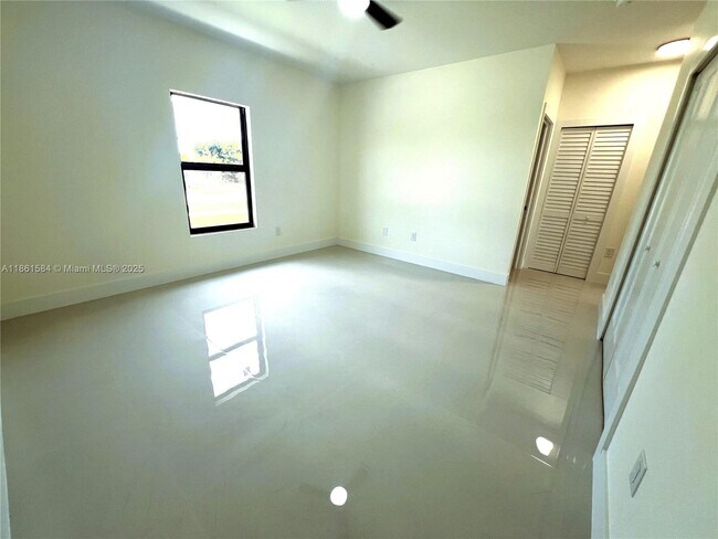 Building Photo - 11510 SW 141st St