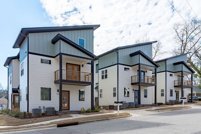 Building Photo - **OFFERING WAIVED APPLICATION FEES & $300 ...