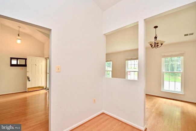 Building Photo - 10048 Wood Sorrels Ln